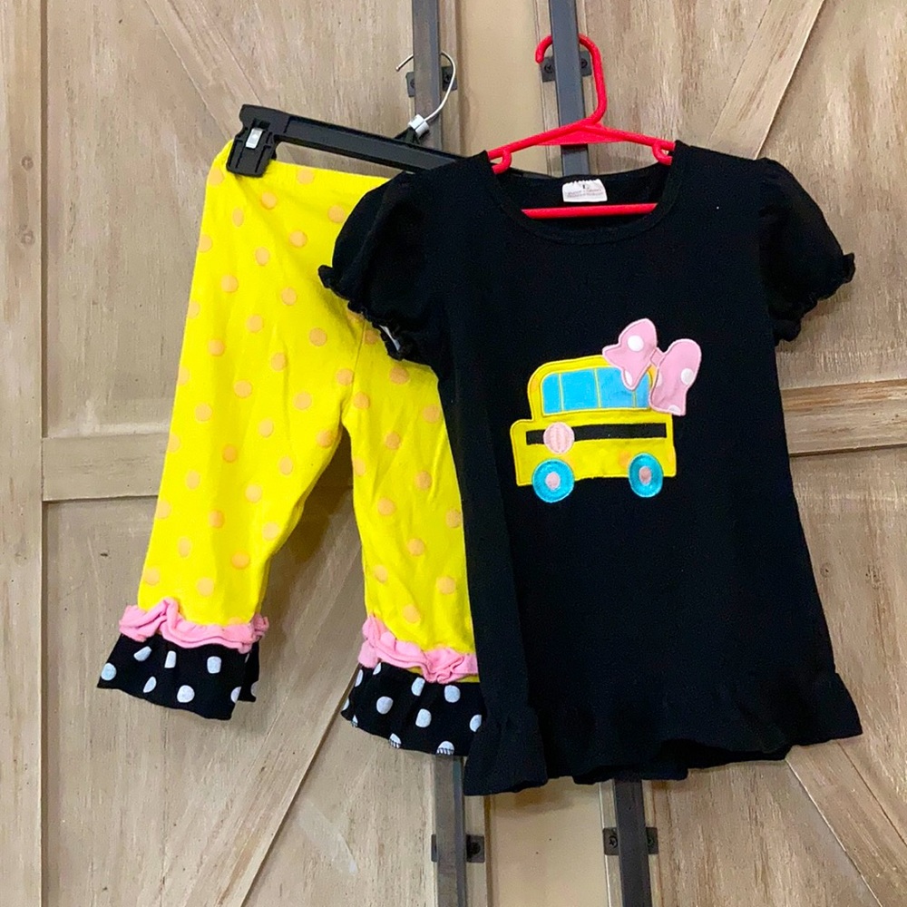 KIDS TOP and CAPRI  SET